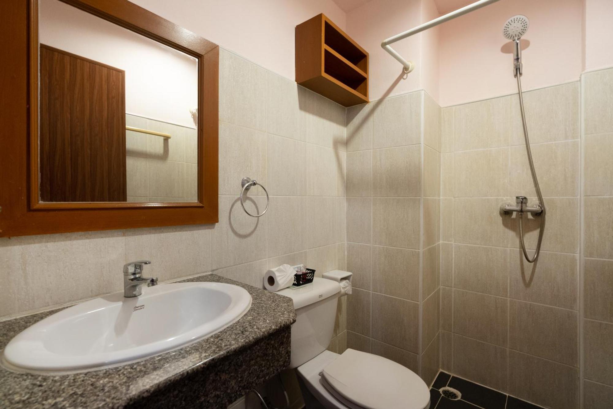 Patong Central Residence & Apartment Luaran gambar