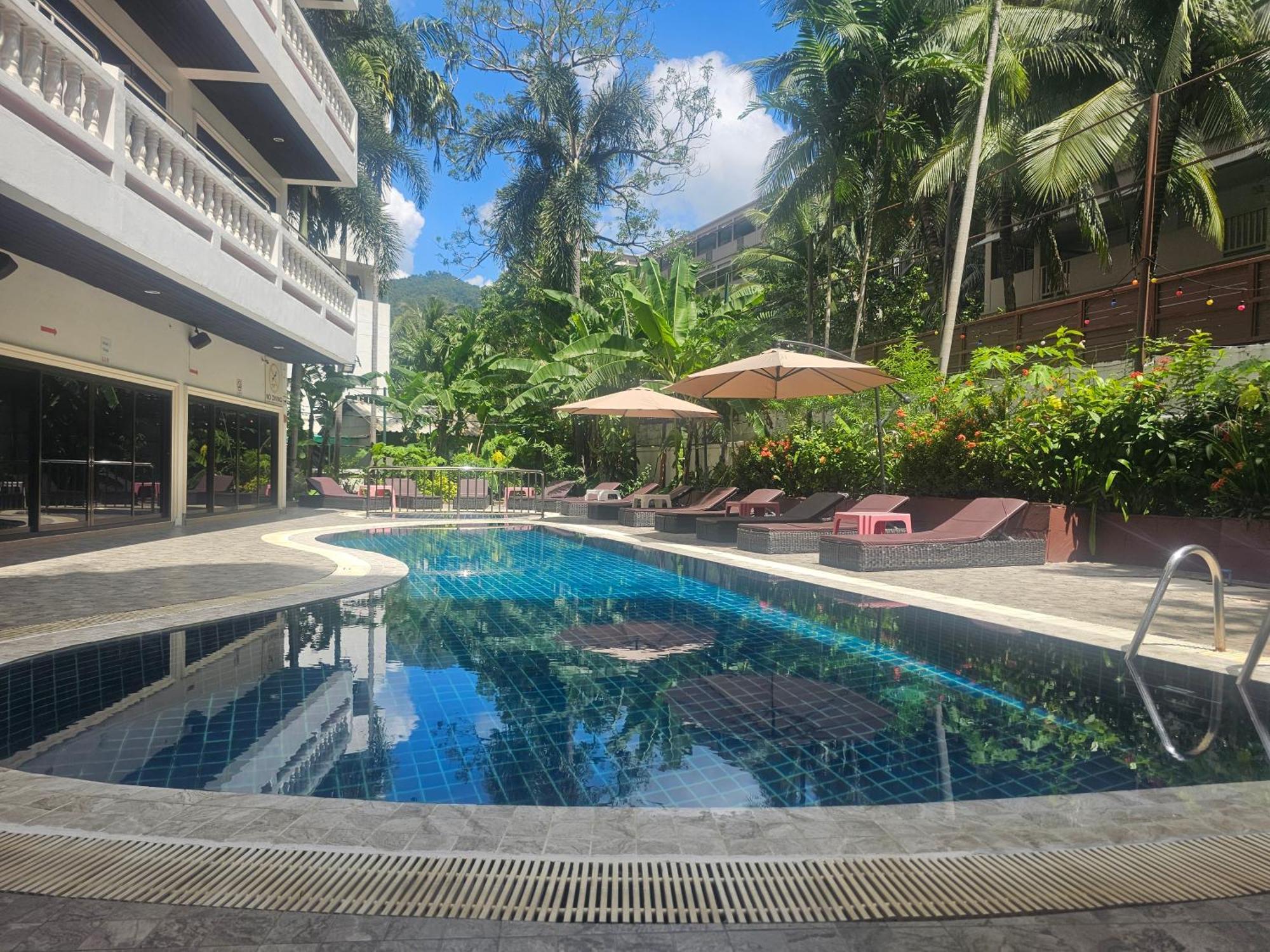 Patong Central Residence & Apartment Luaran gambar