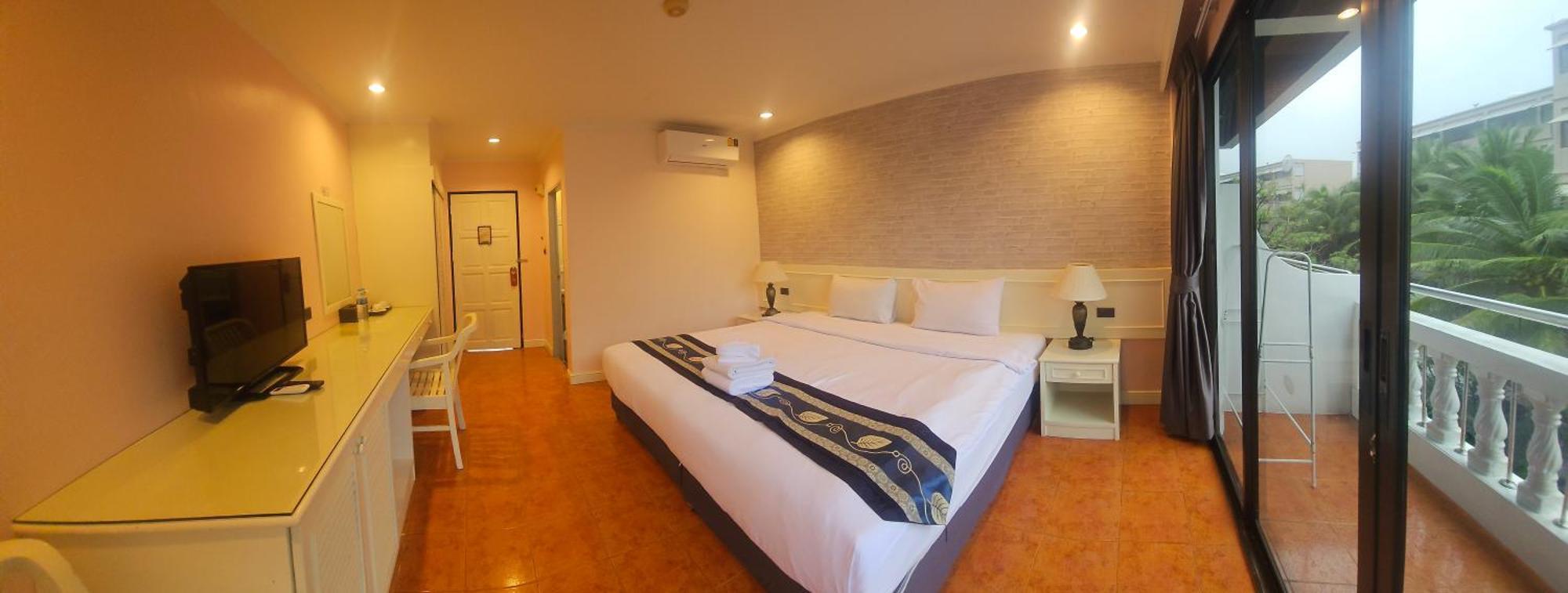 Patong Central Residence & Apartment Luaran gambar