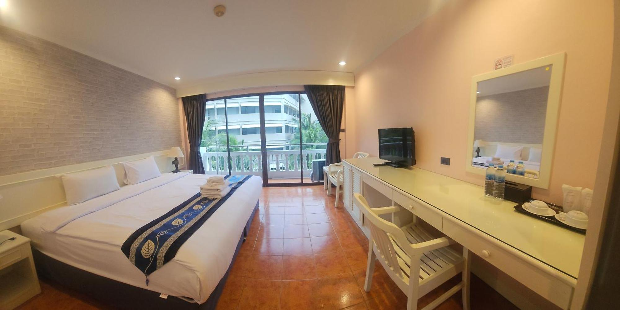 Patong Central Residence & Apartment Luaran gambar