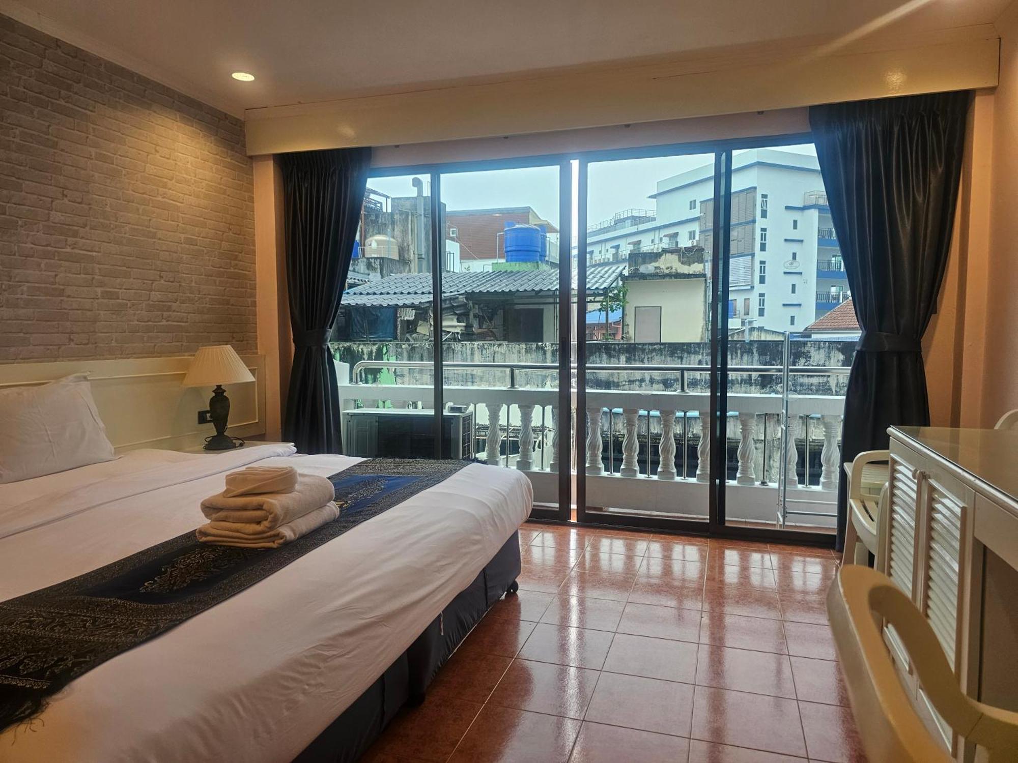 Patong Central Residence & Apartment Bilik gambar