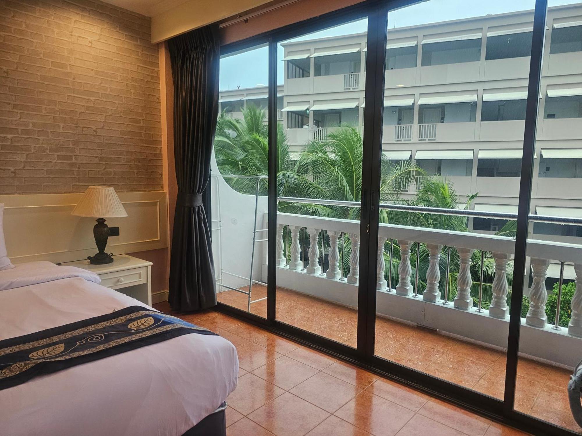Patong Central Residence & Apartment Bilik gambar