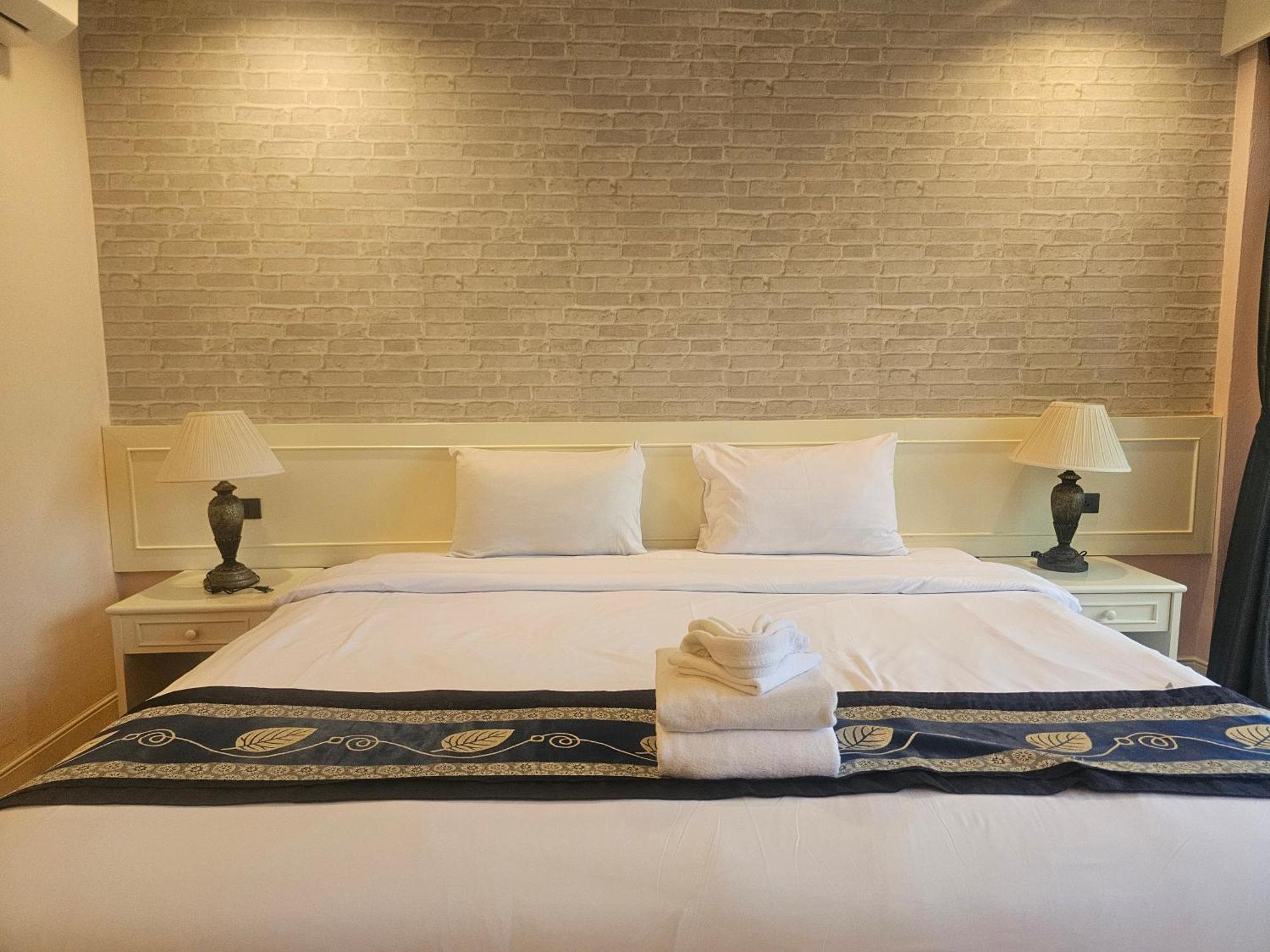 Patong Central Residence & Apartment Luaran gambar